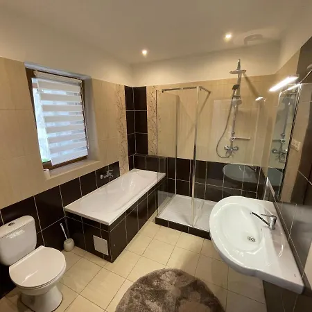 Servita Vendeghaz בית הארחה אגר